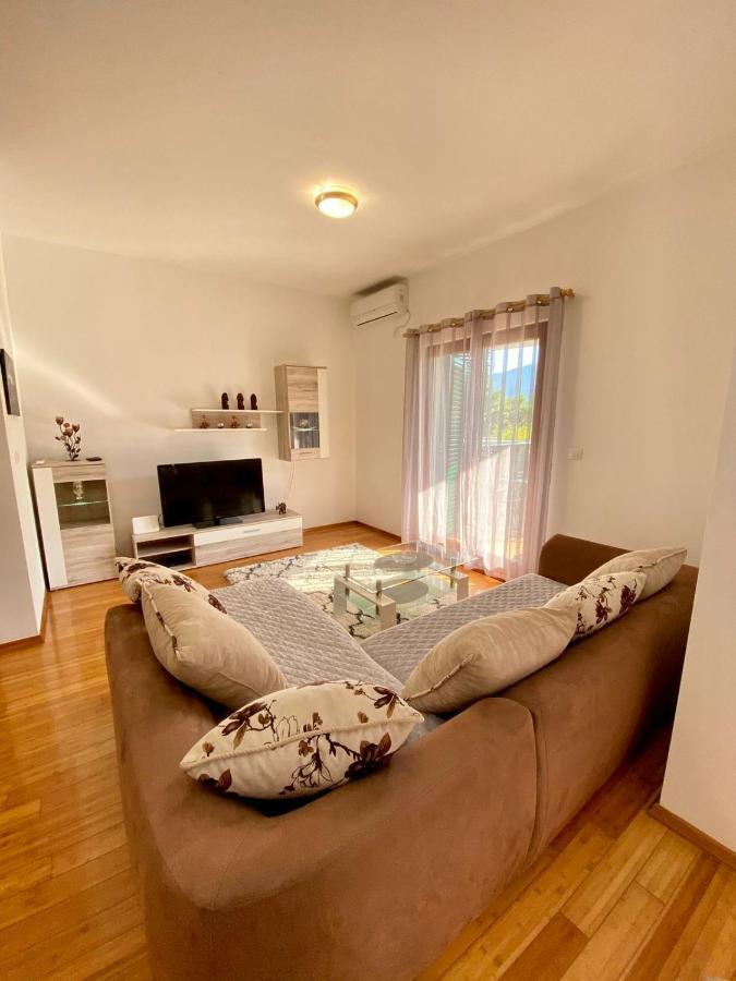 Roman Garden Apartment Risan Exterior foto
